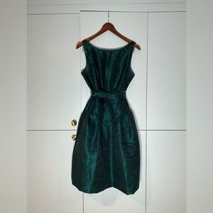 Elegant Green Sleeveless Dress